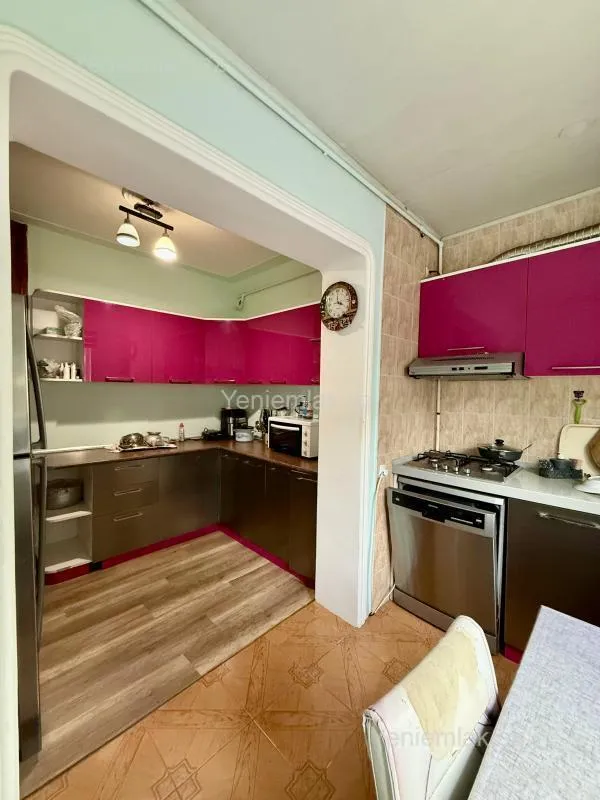 Satılır 3 otaqlı köhnə tikili 85 m²