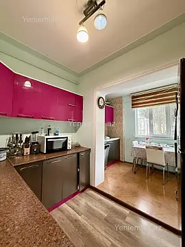 Satılır 3 otaqlı köhnə tikili 85 m²