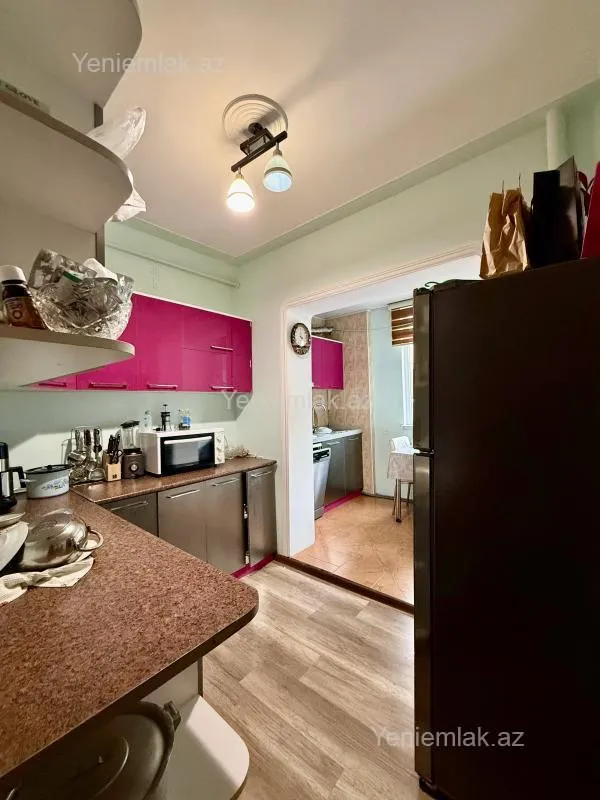Satılır 3 otaqlı köhnə tikili 85 m²