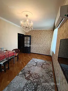 Satılır 2 otaqlı köhnə tikili 75 m²