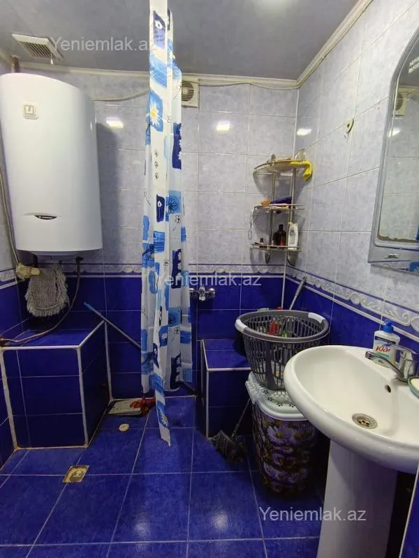 Satılır 2 otaqlı köhnə tikili 75 m²