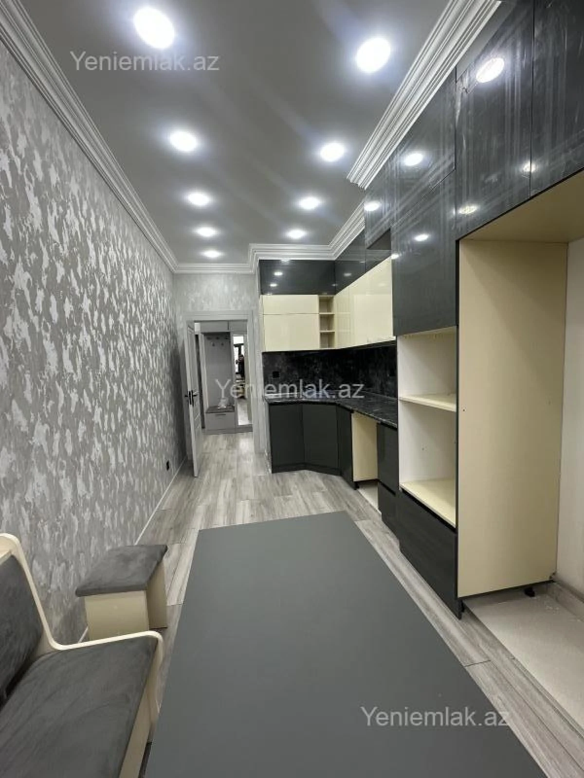 Satılır 2 otaqlı yeni tikili 72 m²