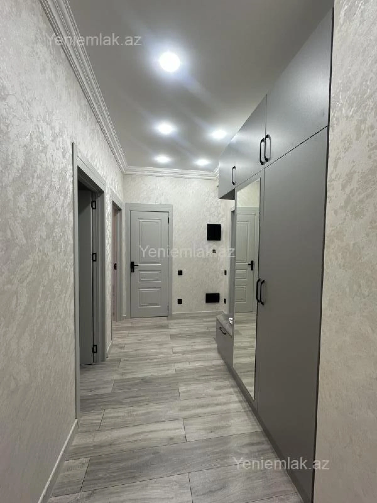 Satılır 2 otaqlı yeni tikili 72 m²