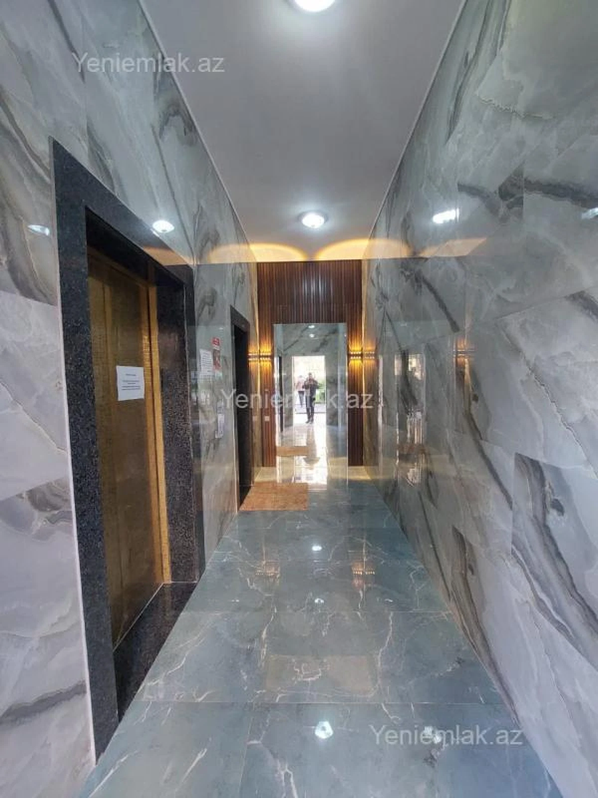 Satılır 2 otaqlı yeni tikili 72 m²