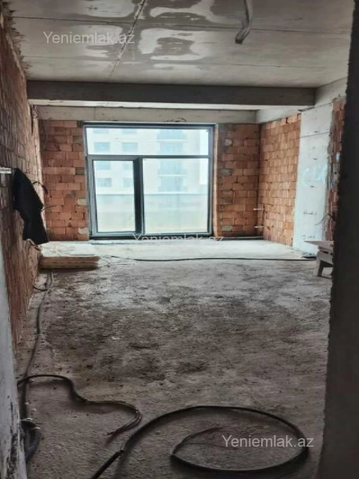 Satılır 2 otaqlı yeni tikili 72 m²