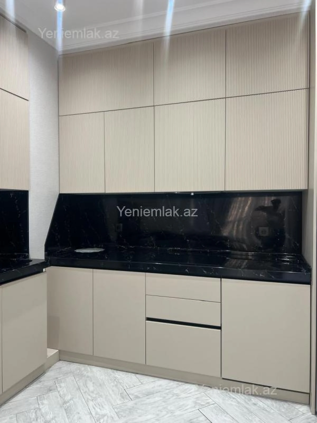 Satılır 3 otaqlı yeni tikili 75 m²