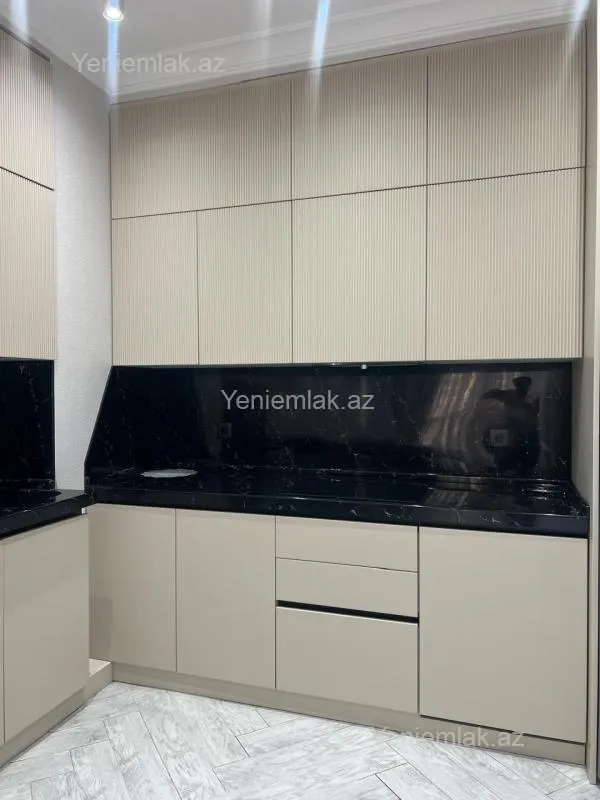 Satılır 3 otaqlı yeni tikili 75 m²