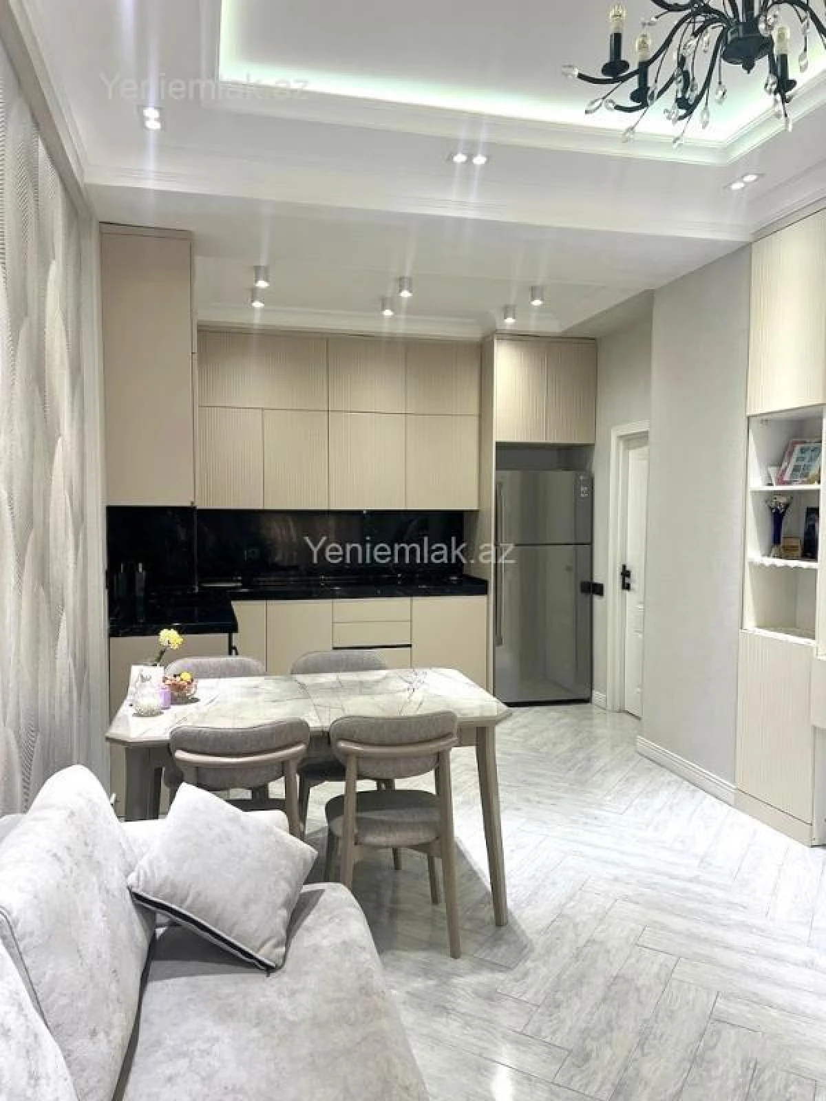 Satılır 3 otaqlı yeni tikili 75 m²