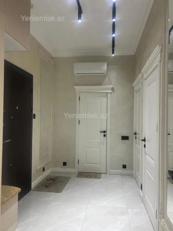 Satılır 3 otaqlı yeni tikili 75 m²