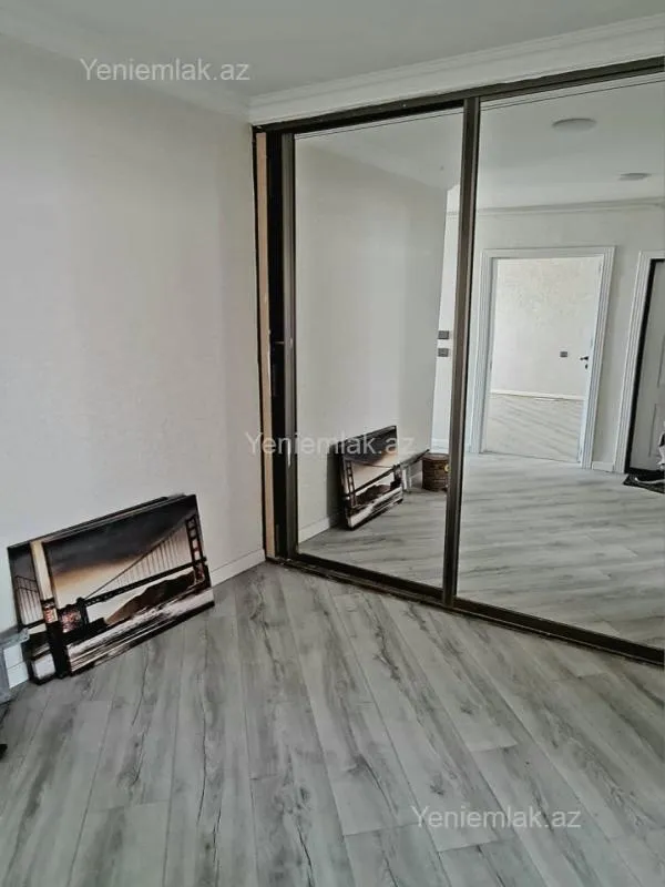 Satılır 2 otaqlı köhnə tikili 67 m²