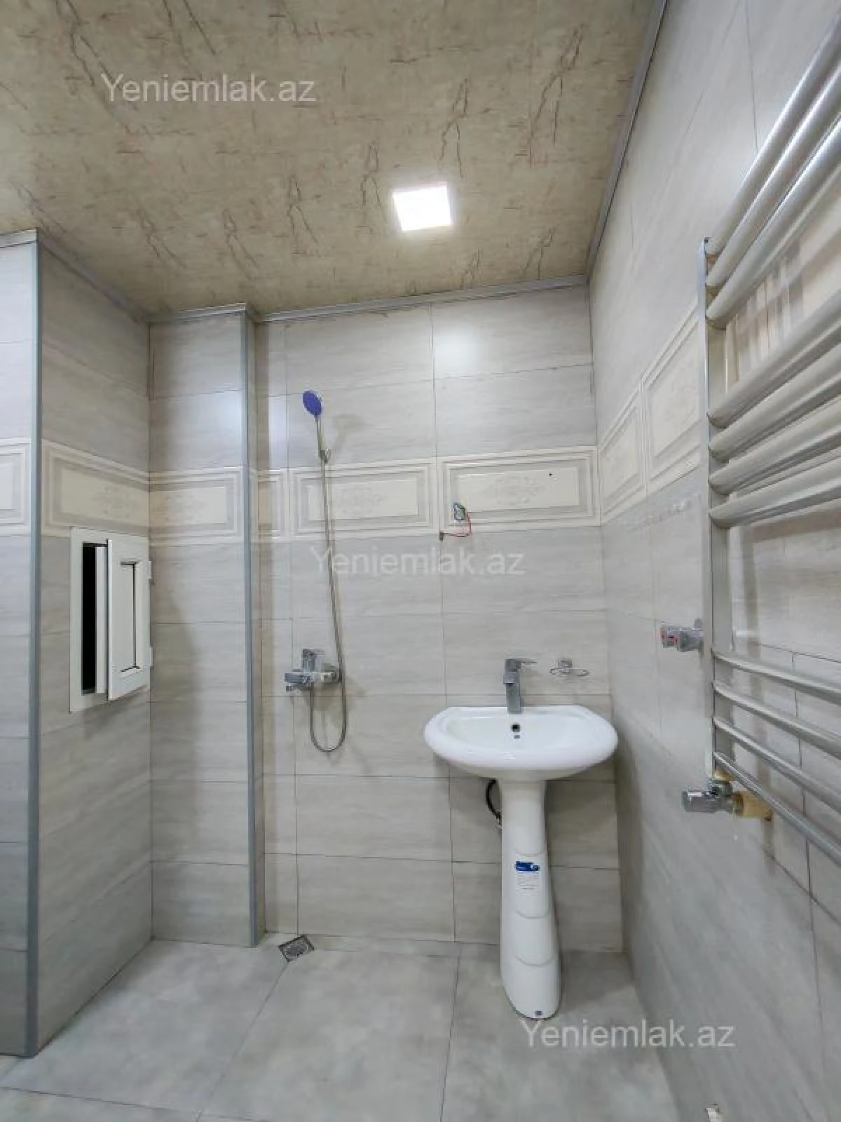 Satılır 2 otaqlı yeni tikili 60 m²