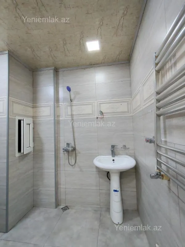 Satılır 2 otaqlı yeni tikili 60 m²