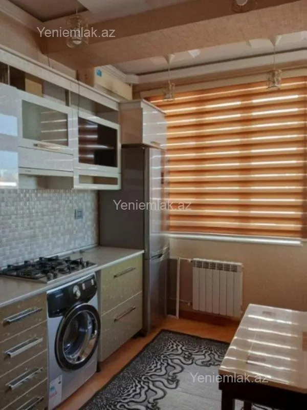 Satılır 4 otaqlı köhnə tikili 100 m²