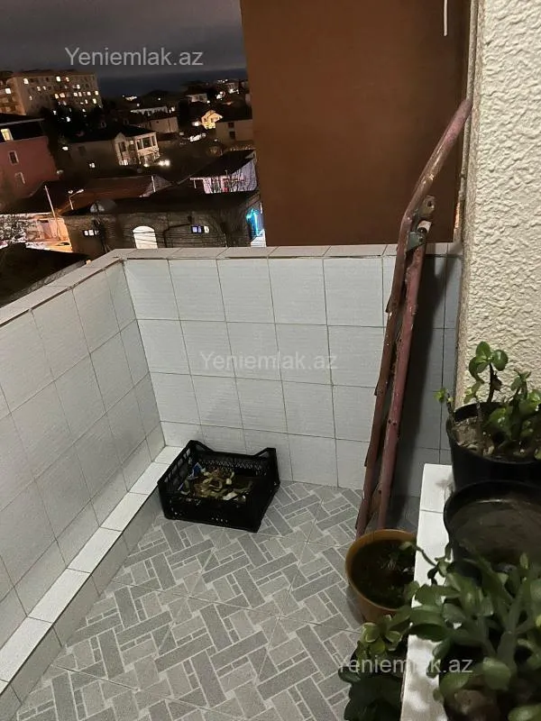 Satılır 4 otaqlı köhnə tikili 96 m²