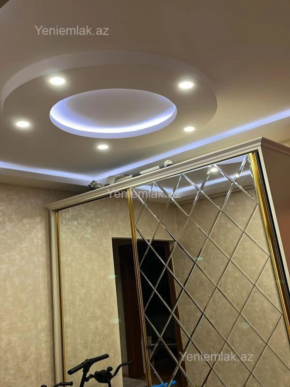 Satılır 4 otaqlı köhnə tikili 96 m²