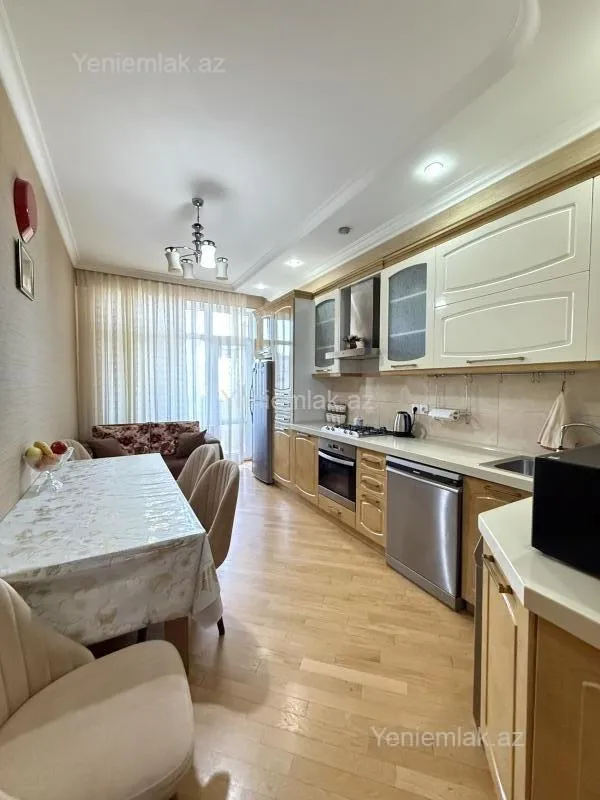 Satılır 2 otaqlı yeni tikili 102 m²