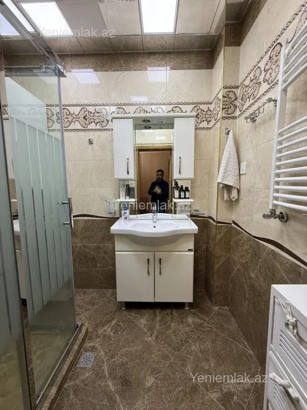 Satılır 2 otaqlı yeni tikili 102 m²