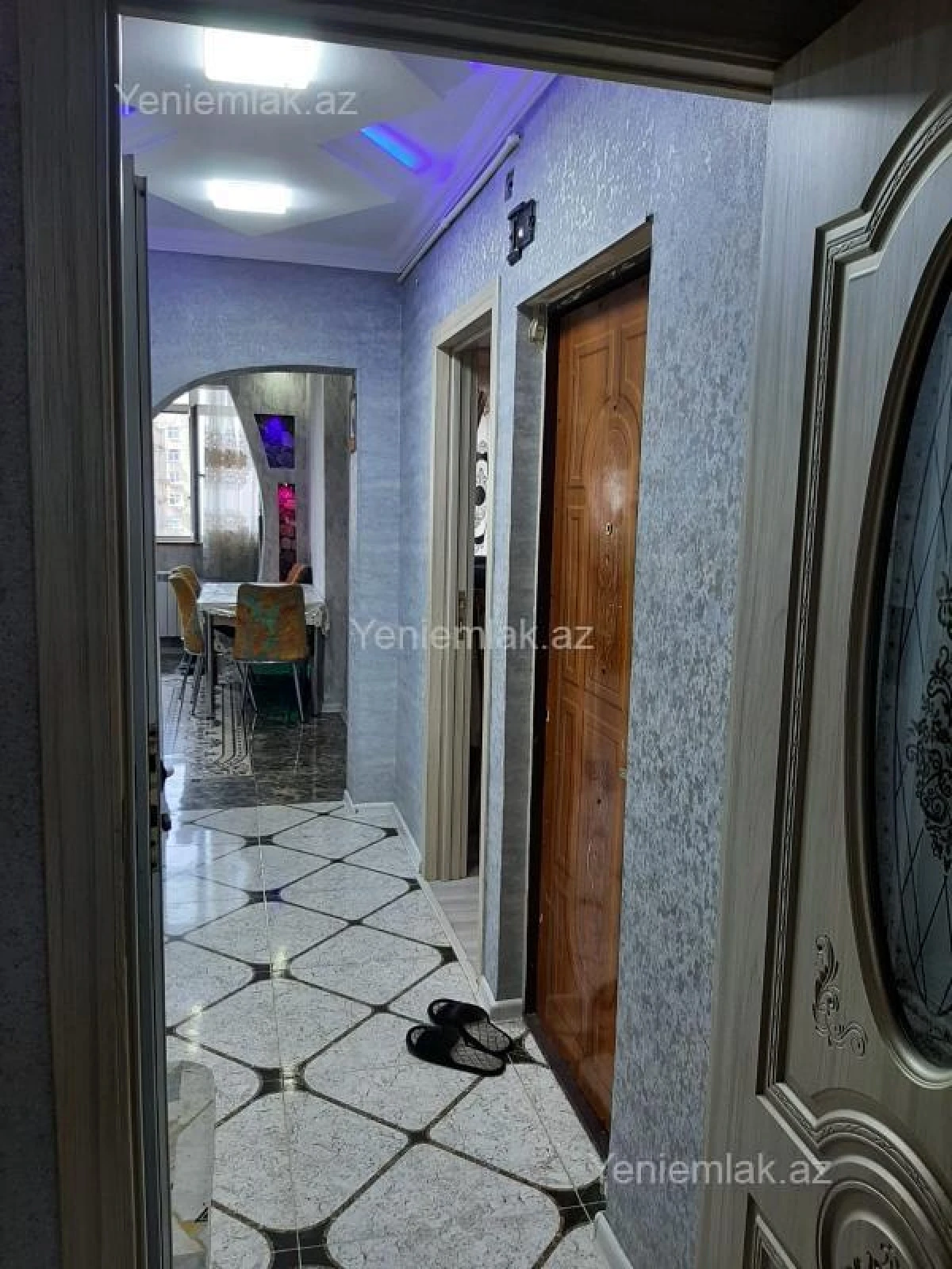 Satılır 2 otaqlı köhnə tikili 70 m²