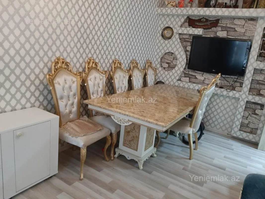 Satılır 2 otaqlı köhnə tikili 70 m²