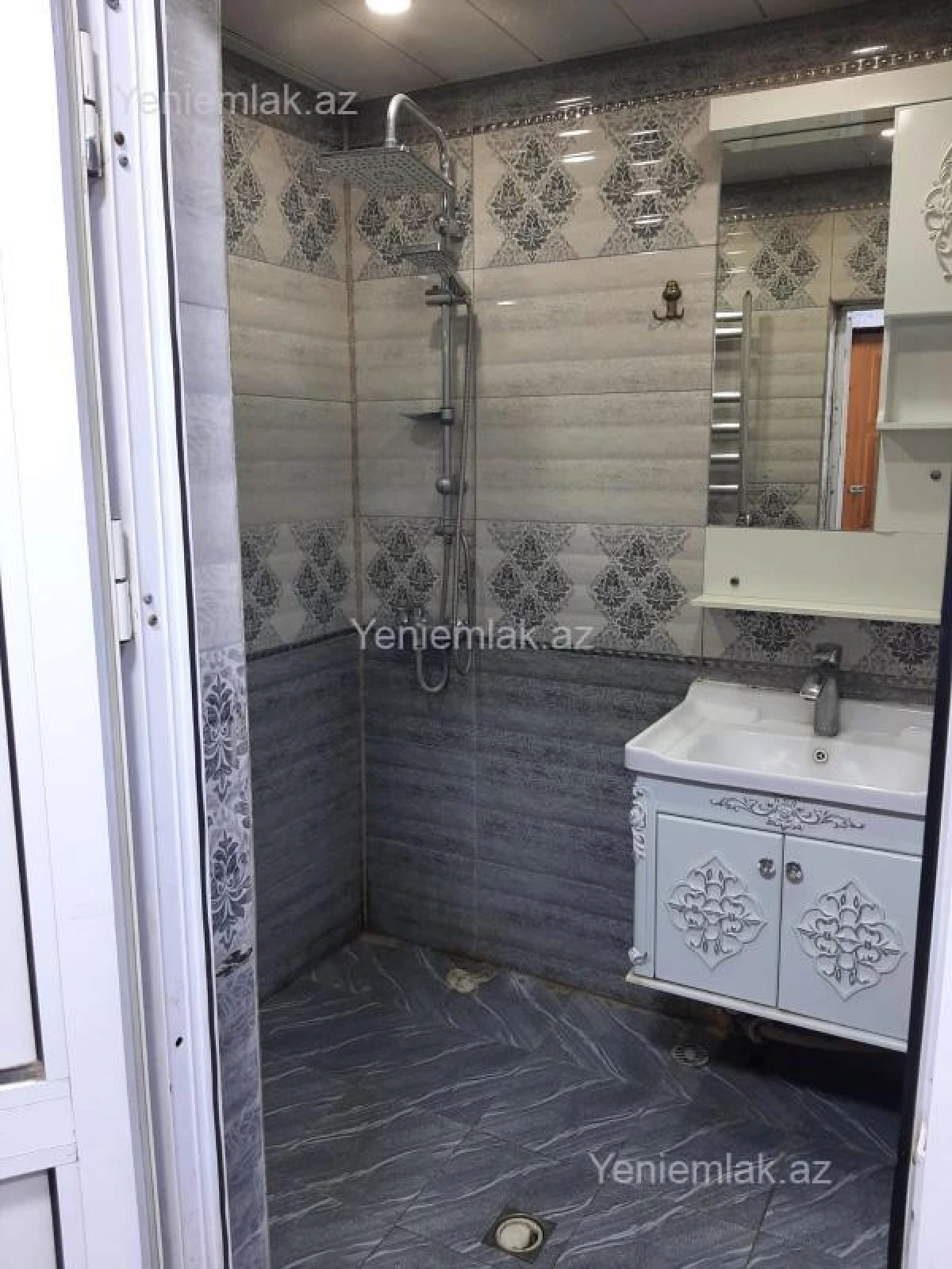 Satılır 2 otaqlı köhnə tikili 70 m²