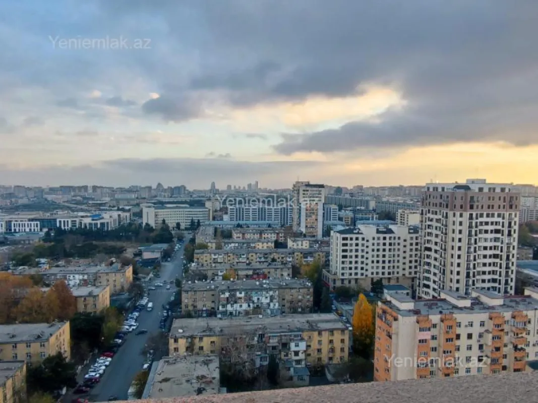 Satılır 3 otaqlı yeni tikili 135 m²