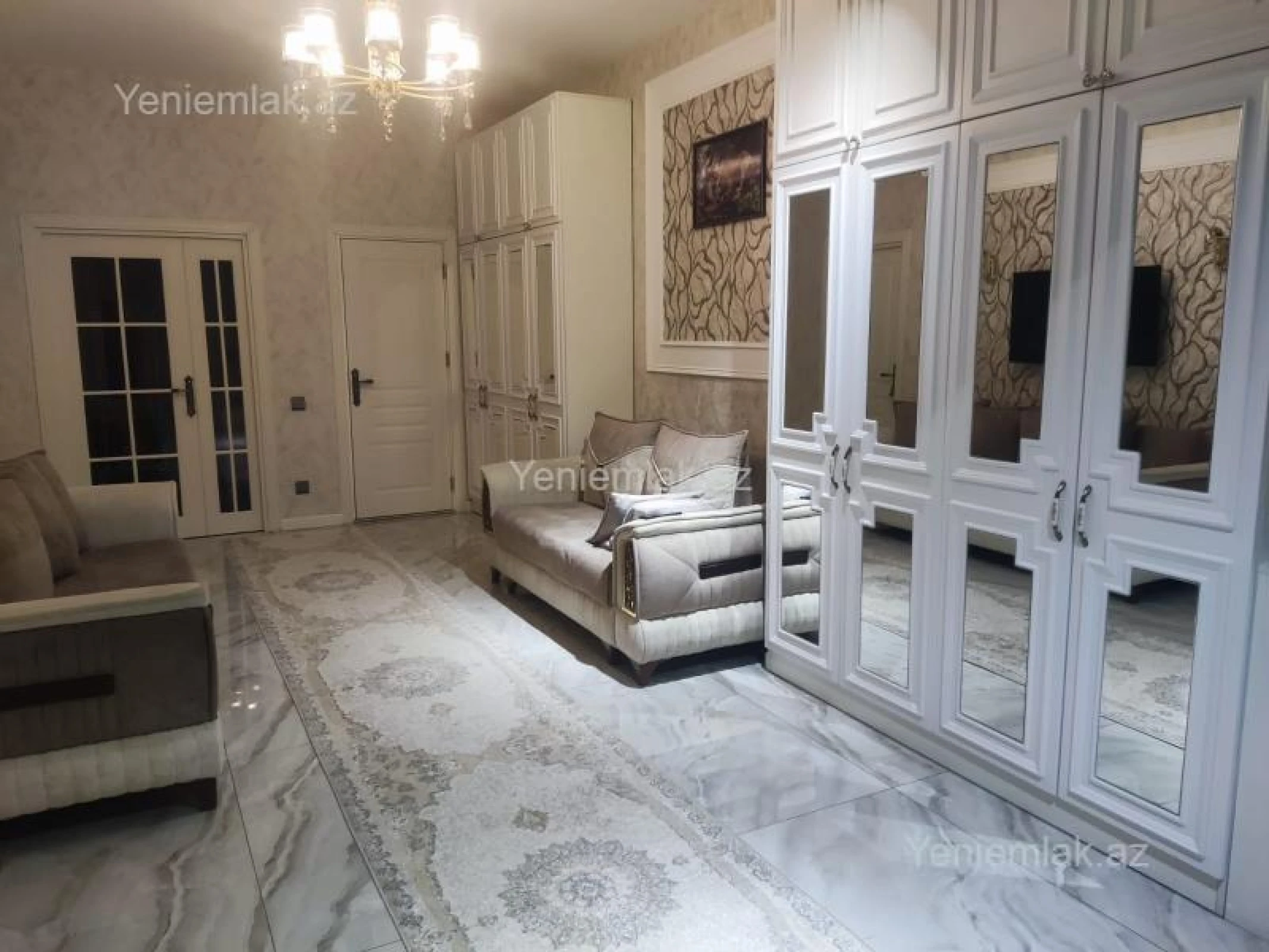 Satılır 3 otaqlı yeni tikili 135 m²