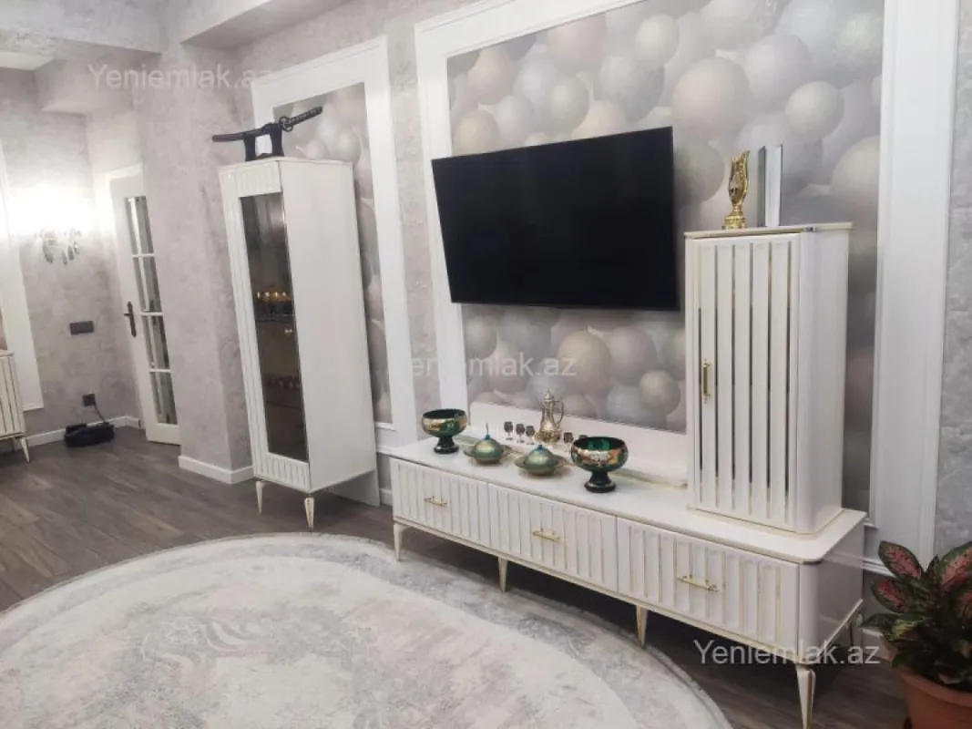 Satılır 3 otaqlı yeni tikili 135 m²