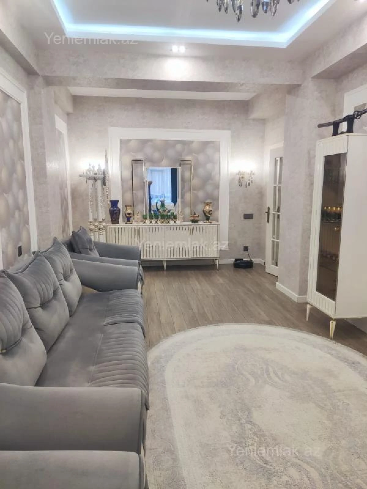 Satılır 3 otaqlı yeni tikili 135 m²