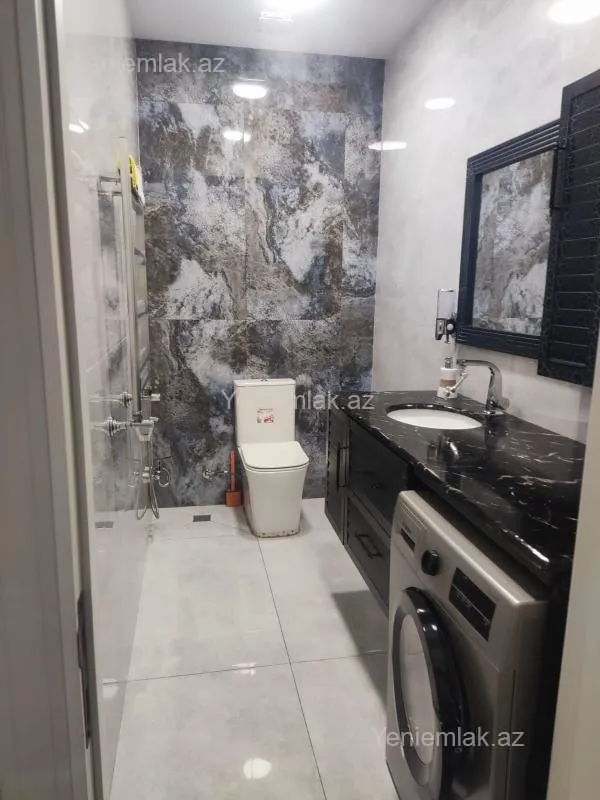 Satılır 3 otaqlı yeni tikili 135 m²