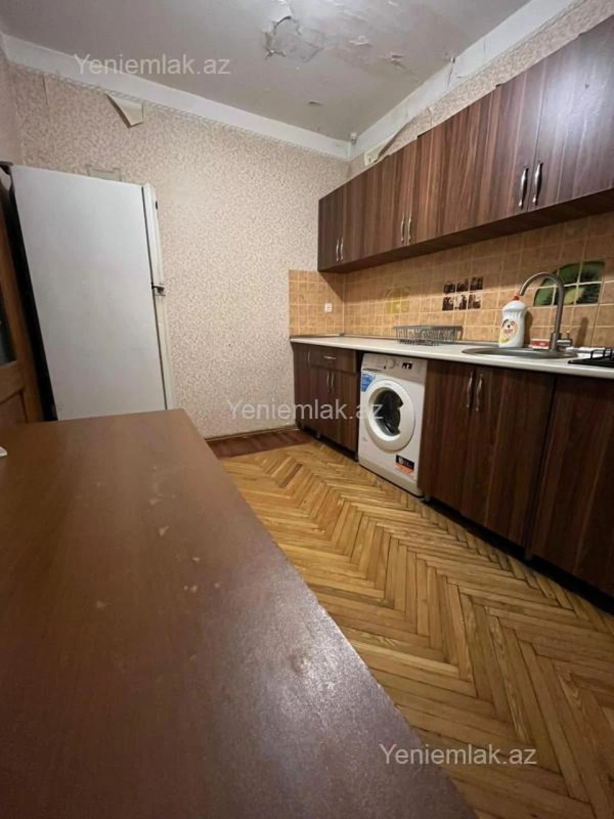 Satılır 2 otaqlı köhnə tikili 60 m²