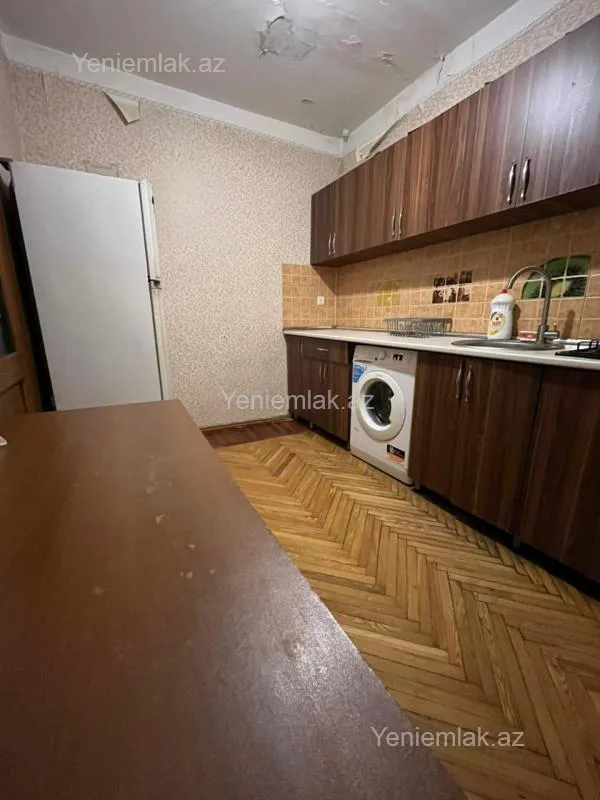 Satılır 2 otaqlı köhnə tikili 60 m²