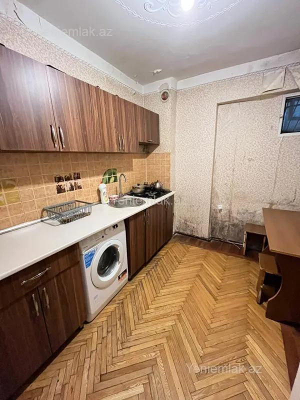 Satılır 2 otaqlı köhnə tikili 60 m²