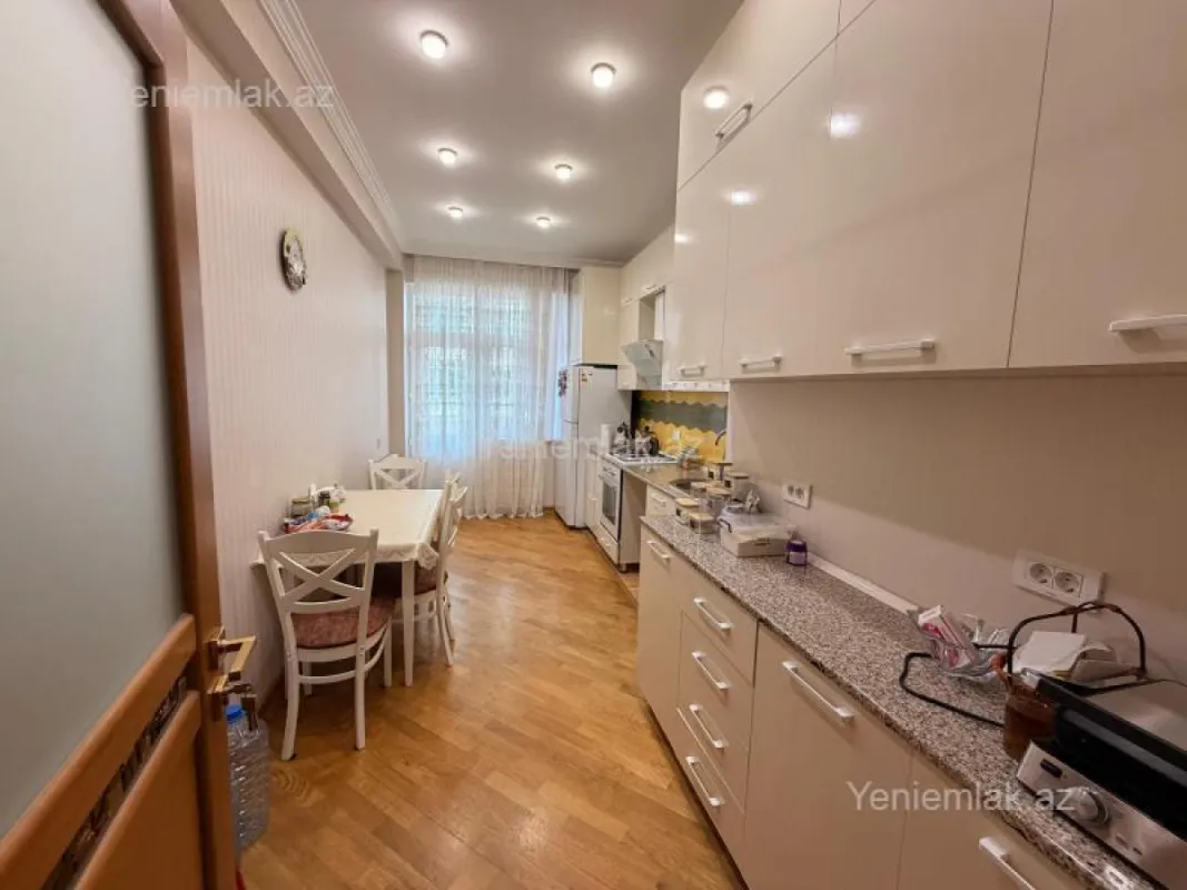 Satılır 2 otaqlı yeni tikili 90 m²