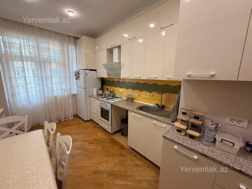 Satılır 2 otaqlı yeni tikili 90 m²