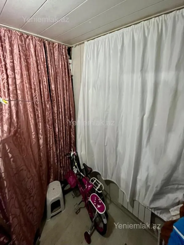 Satılır 2 otaqlı köhnə tikili 65 m²