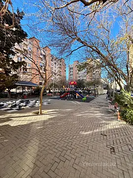 Satılır 2 otaqlı köhnə tikili 65 m²