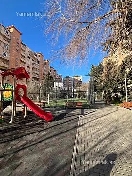Satılır 2 otaqlı köhnə tikili 65 m²