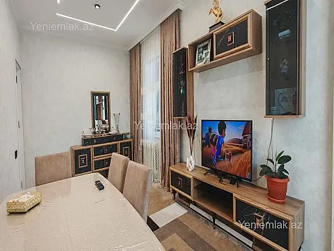 Satılır 3 otaqlı köhnə tikili 80 m²