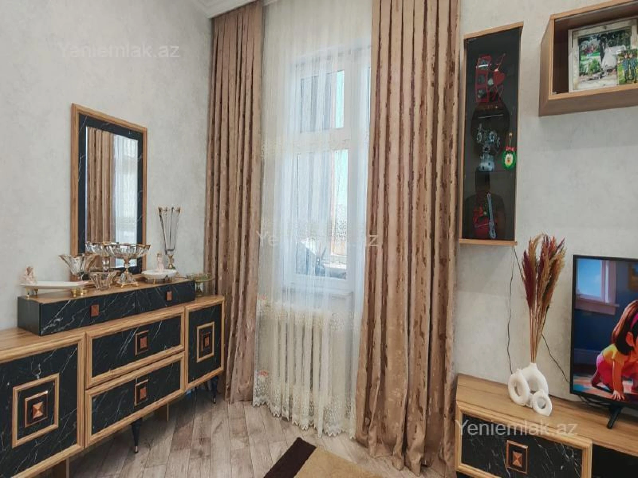 Satılır 3 otaqlı köhnə tikili 80 m²