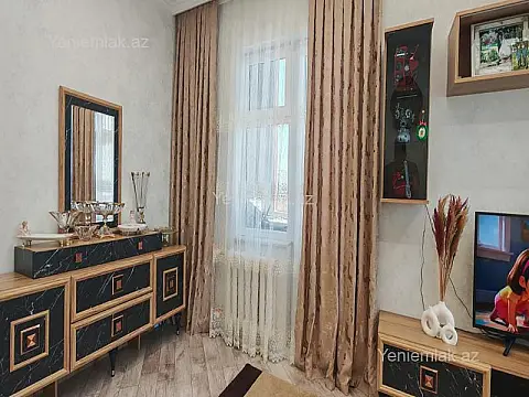 Satılır 3 otaqlı köhnə tikili 80 m²