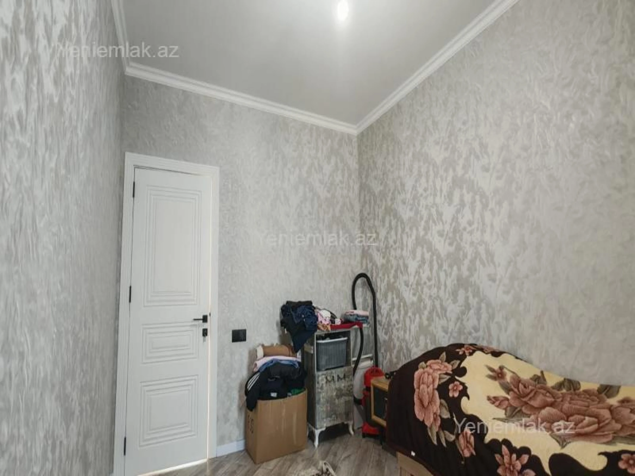 Satılır 3 otaqlı köhnə tikili 80 m²