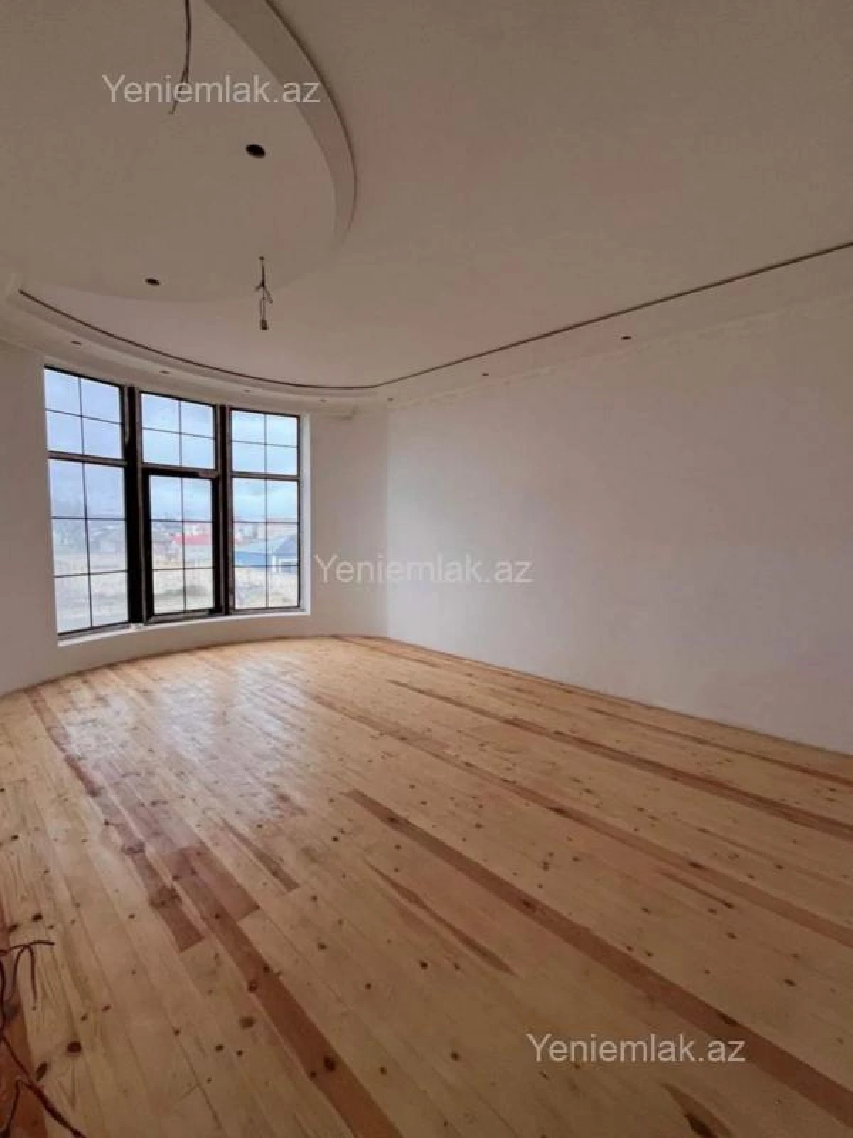 Satılır 5 otaqlı həyət evi 200 m²