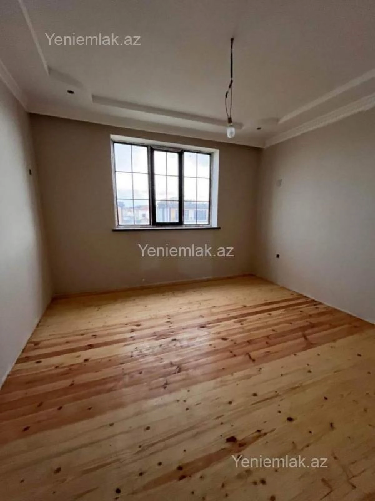 Satılır 5 otaqlı həyət evi 200 m²