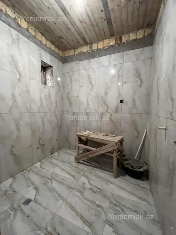 Satılır 5 otaqlı həyət evi 200 m²
