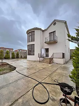 Satılır 5 otaqlı həyət evi 200 m²