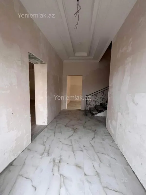 Satılır 5 otaqlı həyət evi 200 m²