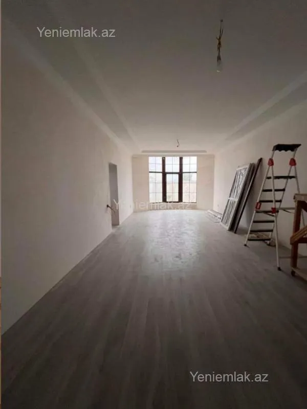 Satılır 5 otaqlı həyət evi 200 m²