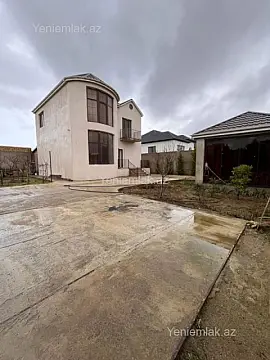 Satılır 5 otaqlı həyət evi 200 m²