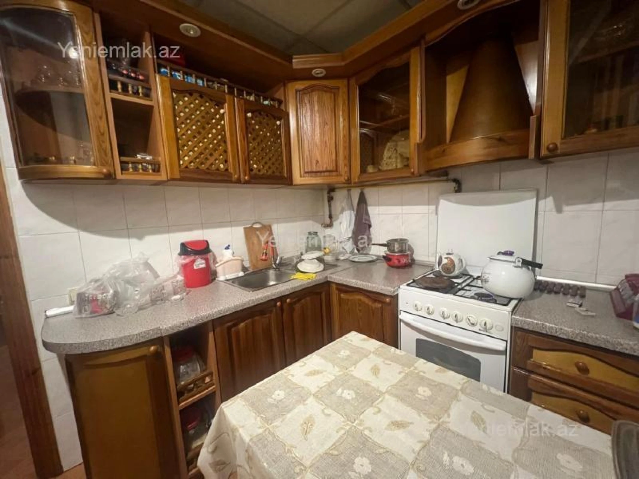 Satılır 4 otaqlı köhnə tikili 100 m²