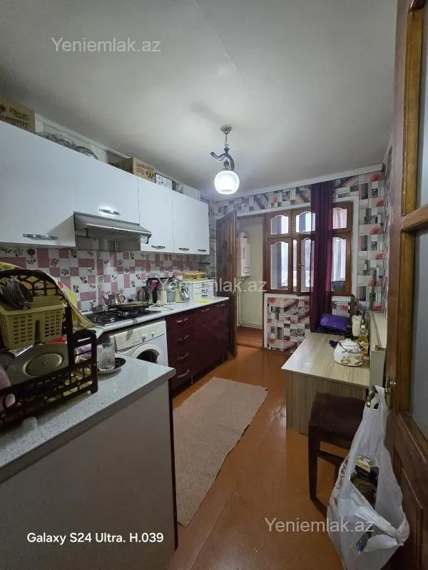Satılır 2 otaqlı köhnə tikili 55 m²
